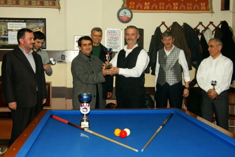 Akyazı Belediyesi Bilardo Turnuvasında Finalistler Belli Oldu