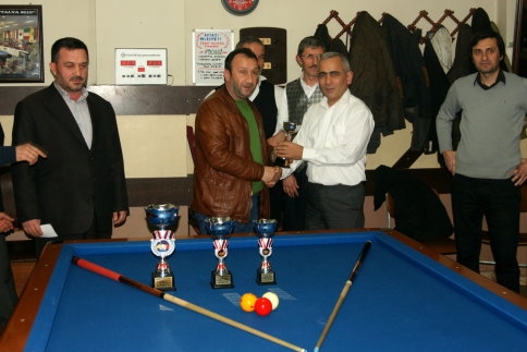Akyazı Belediyesi Bilardo Turnuvasında Finalistler Belli Oldu