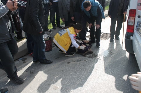 Yaşlı Kadına Pır Pır Çarptı