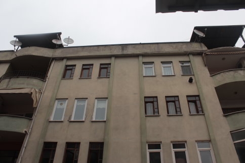 Tehlike Saçan Duvar Yıkıldı