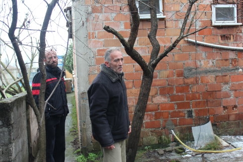 Elektrik Kontağından çıkan Yangın Kulübeyi Yok Etti