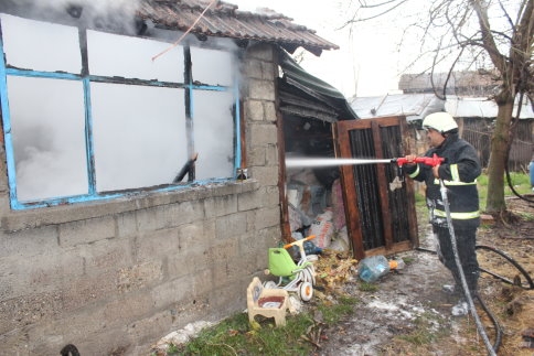 Elektrik Kontağından çıkan Yangın Kulübeyi Yok Etti