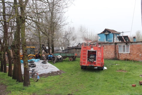 Elektrik Kontağından çıkan Yangın Kulübeyi Yok Etti