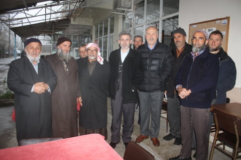 Dubai'li İş Adamı Başarılı Öğrenciyi Umre'ye Gönderdi