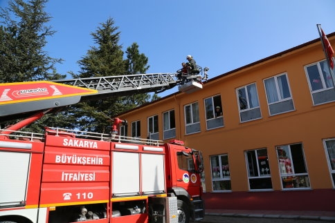 Taşağıl Kayabaşı Ortaokulunda Sivil Savunma Tatbikatı