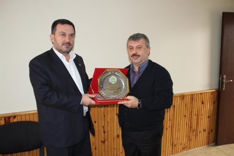 Ak Belde A.Ş Genel Müdürü Osman Aydın’dan Yönetim Kurulu Üyelerine Teşekkür Plaketi