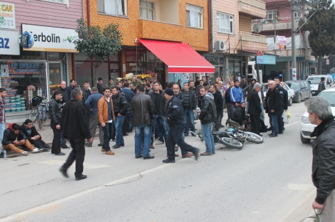 Motosiklet Bisiklete Çarptı