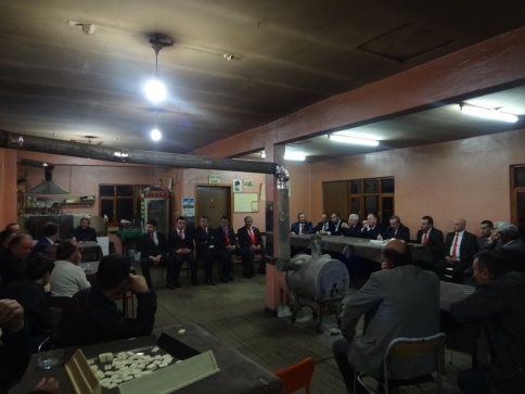 Bize İnanın, Bize Güvenin