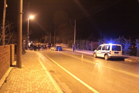 Önündeki Otomobile Çarptı