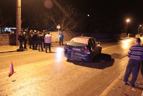 Önündeki Otomobile Çarptı