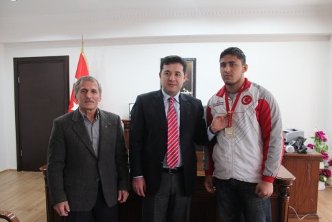 Türkiye İkincisine Kaymakam’dan Altın