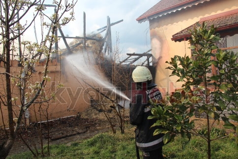 Samanlık Tamamen Yandı.