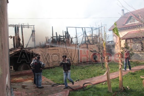 Samanlık Tamamen Yandı.