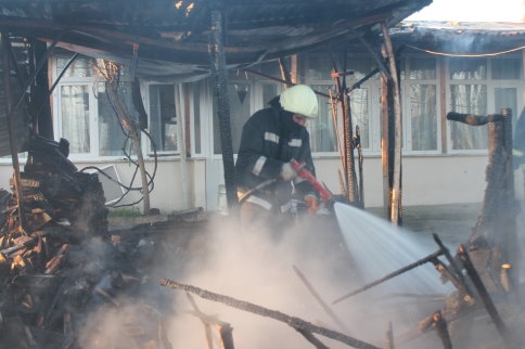 Singapur Evlerinde Yangın