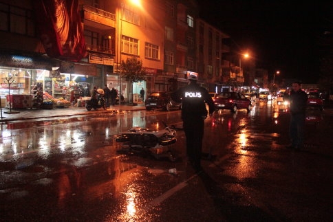 Aynı Yerde Yarım saat arayla 2 kaza  2 yaralı 