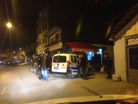 Son Arabayı Kaçıran Kadının İmdadına Polis Yetişti