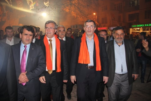 Ak Parti Yeni Cami Mitingine Yüzlerce Vatandaş Katıldı.