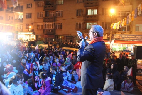 Ak Parti Yeni Cami Mitingine Yüzlerce Vatandaş Katıldı.