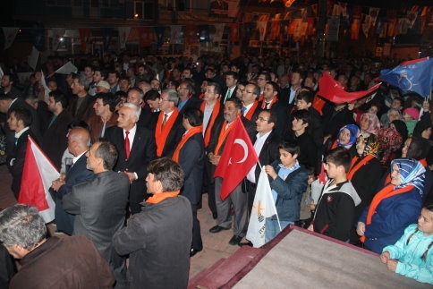 Ak Parti Yeni Cami Mitingine Yüzlerce Vatandaş Katıldı.