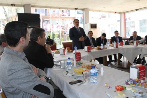 Başkan Yazıcı Basın Mensupları ile Vedalaştı