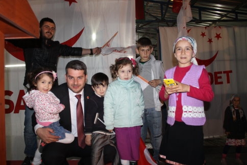 Saadet Partisi’ne Sevgi Seli