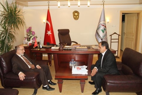 Akyazı Müftüsü Mehmet Şenokur'dan Teşekkür Plaketi