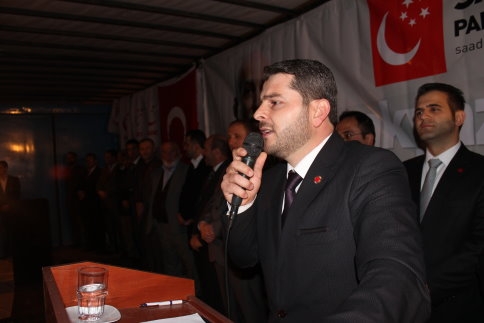 Akyazı Saadet Partisi’ni Bağrına Bastı