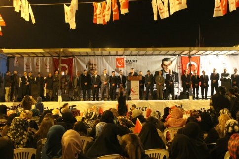 Akyazı Saadet Partisi’ni Bağrına Bastı