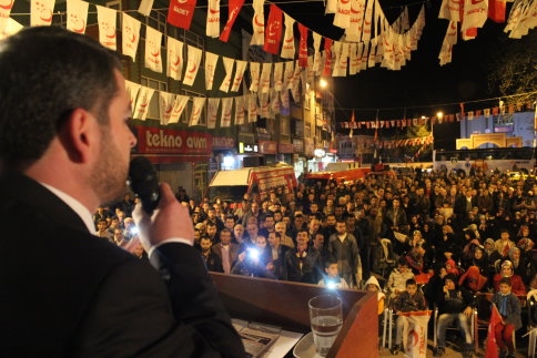 Akyazı Saadet Partisi’ni Bağrına Bastı