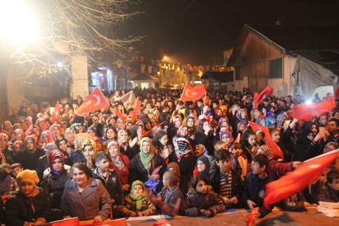 Ak Parti Son Mitinginde Binlerce Kişiye Seslendi