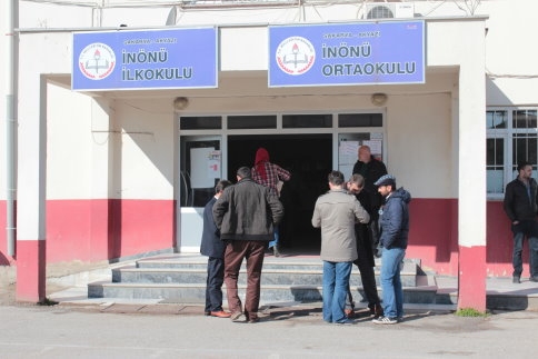 Oy verme işlemleri yoğun şekilde sürüyor.