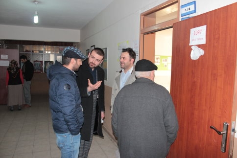 Oy verme işlemleri yoğun şekilde sürüyor.