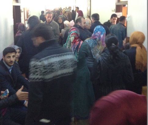 Oy verme işlemleri yoğun şekilde sürüyor.