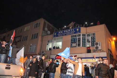 Ak Parti’de Sevgi Seli