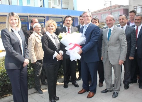 Akyazı Belediye Başkanı Makamında