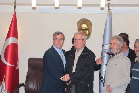 Akyazı Belediye Başkanı Makamında