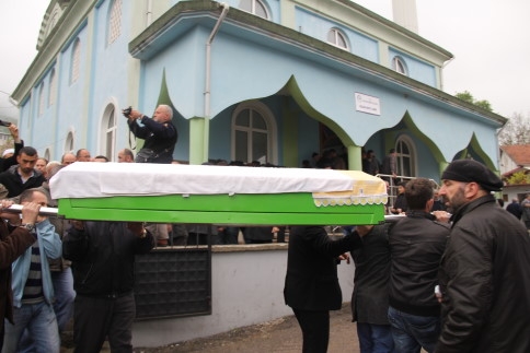 Balayı Gecesi Hayatını Kaybeden Damat Toprağa Verildi