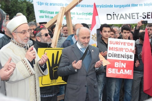 Mısır’daki Katliam İçin Dua Edildi