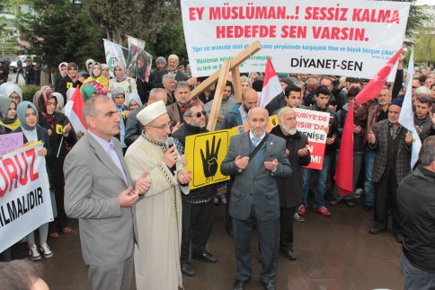 Mısır’daki Katliam İçin Dua Edildi