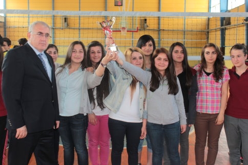 Akyazı Liseler arasında voleybol turnuvasında galip belli oldu.