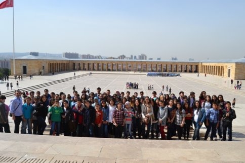 Cumhuriyet Ortaokulu Ankara'daydı.