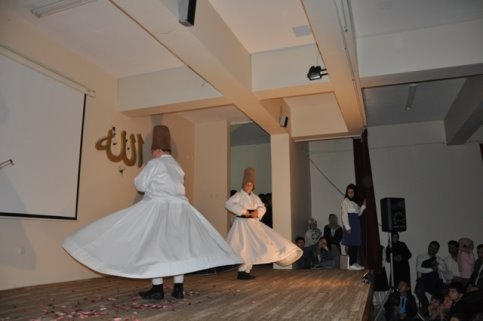 GÖNÜLLERİ ÇOŞTURAN KUTLAMA