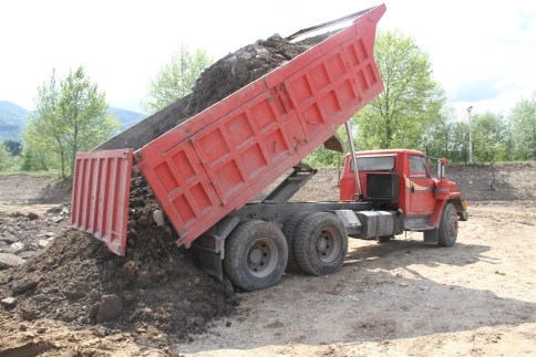 Akyazı Belediyesi Kuzuluk Mahesinde Şantiye Çalışmalarını Hızla Yürütüyor