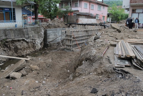 Pazarköy Mahesinde Köprü ve Güzelleştirme Çalışması