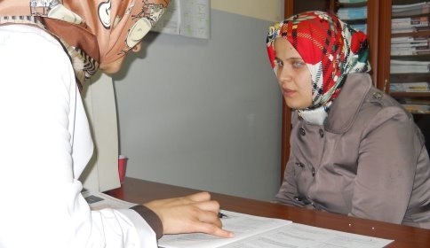 ‘Herkes O’nu Okuyor’ Yarışmasında Akyazı Birincisi Gözleri Görmeyen Hülya Bıçak