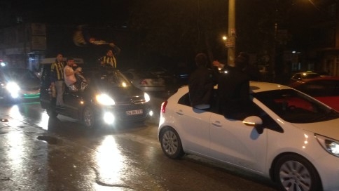 Akyazılı Fenerbahçeliler Şampiyonluğu Erken Kutladı