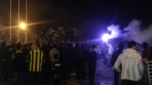 Akyazılı Fenerbahçeliler Şampiyonluğu Erken Kutladı