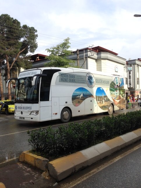 Ali İnci Otobüsle Hayırlı Olsuna Geldi