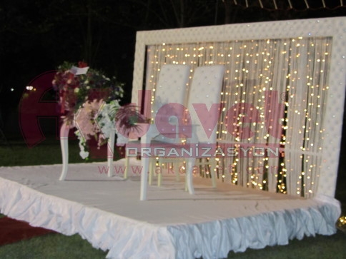 Masal Gibi Bir Kır Düğünü İçin