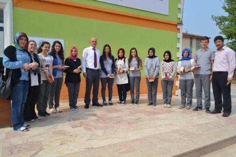 40 HADİS EZBERLEDİLER ÖDÜL ALDILAR